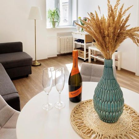 Boutique Flat In Old Town Apartment Братислава Екстериор снимка