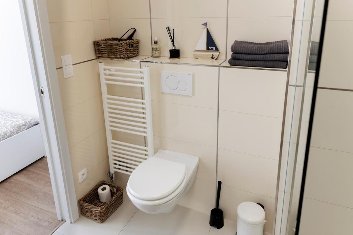 Boutique Flat In Old Town Apartment Братислава Екстериор снимка