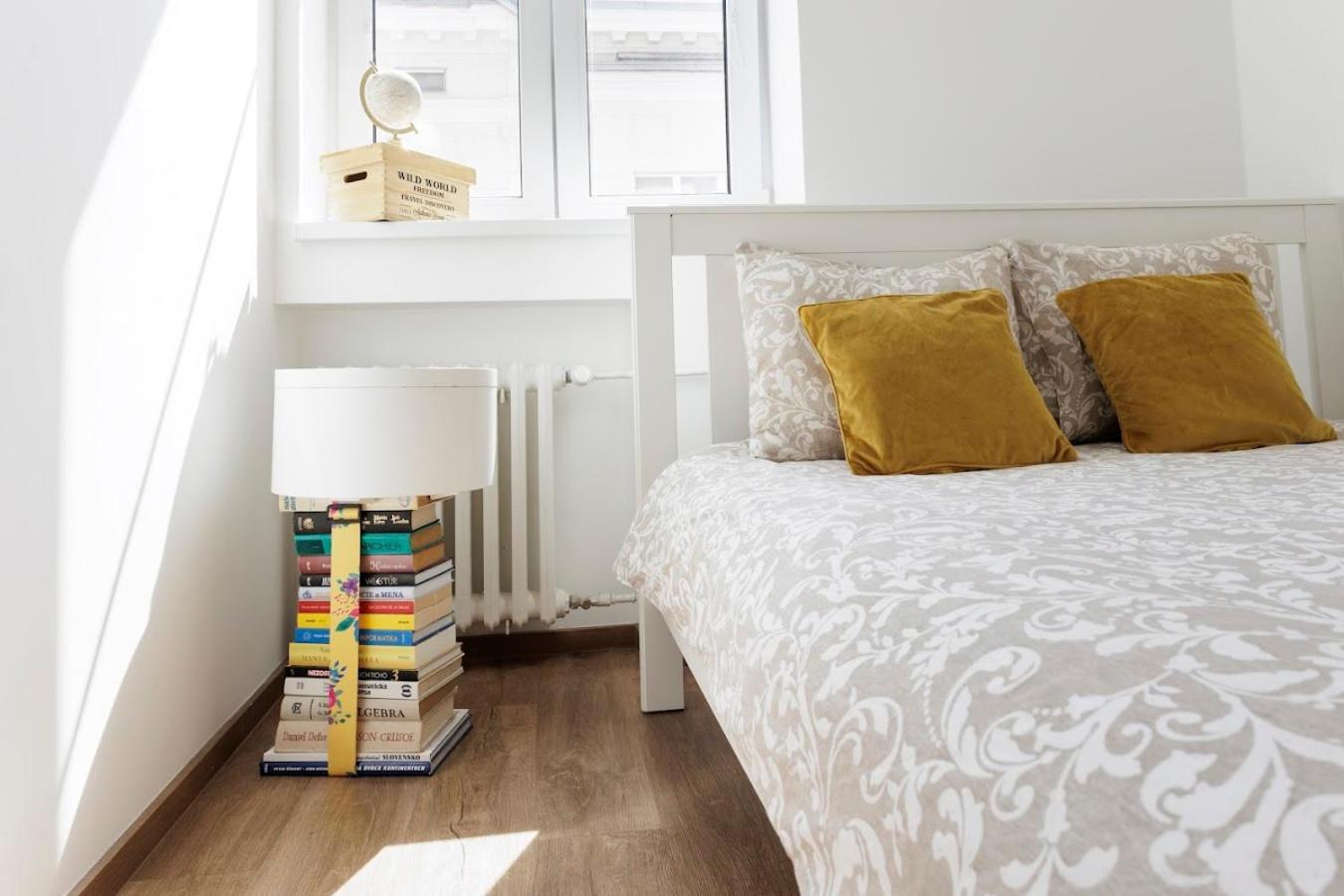 Boutique Flat In Old Town Apartment Братислава Екстериор снимка